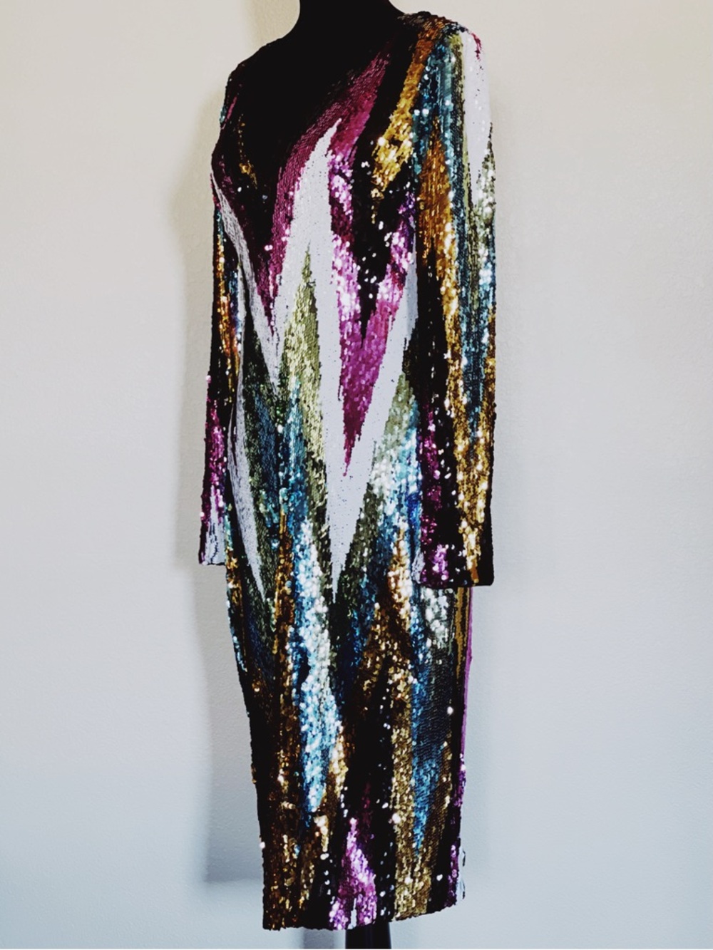 BADGLEY MISCHKA Stretch Sequin Chevron Party Dress - Picture 3 of 14